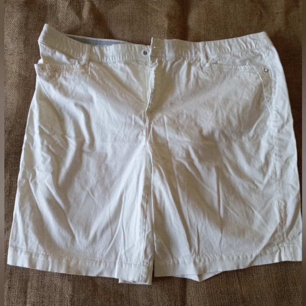 Intro. White Stretch Shorts